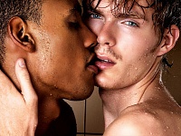 gay_kiss_0.jpg