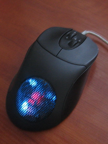 Mouse with a cooler and illumination